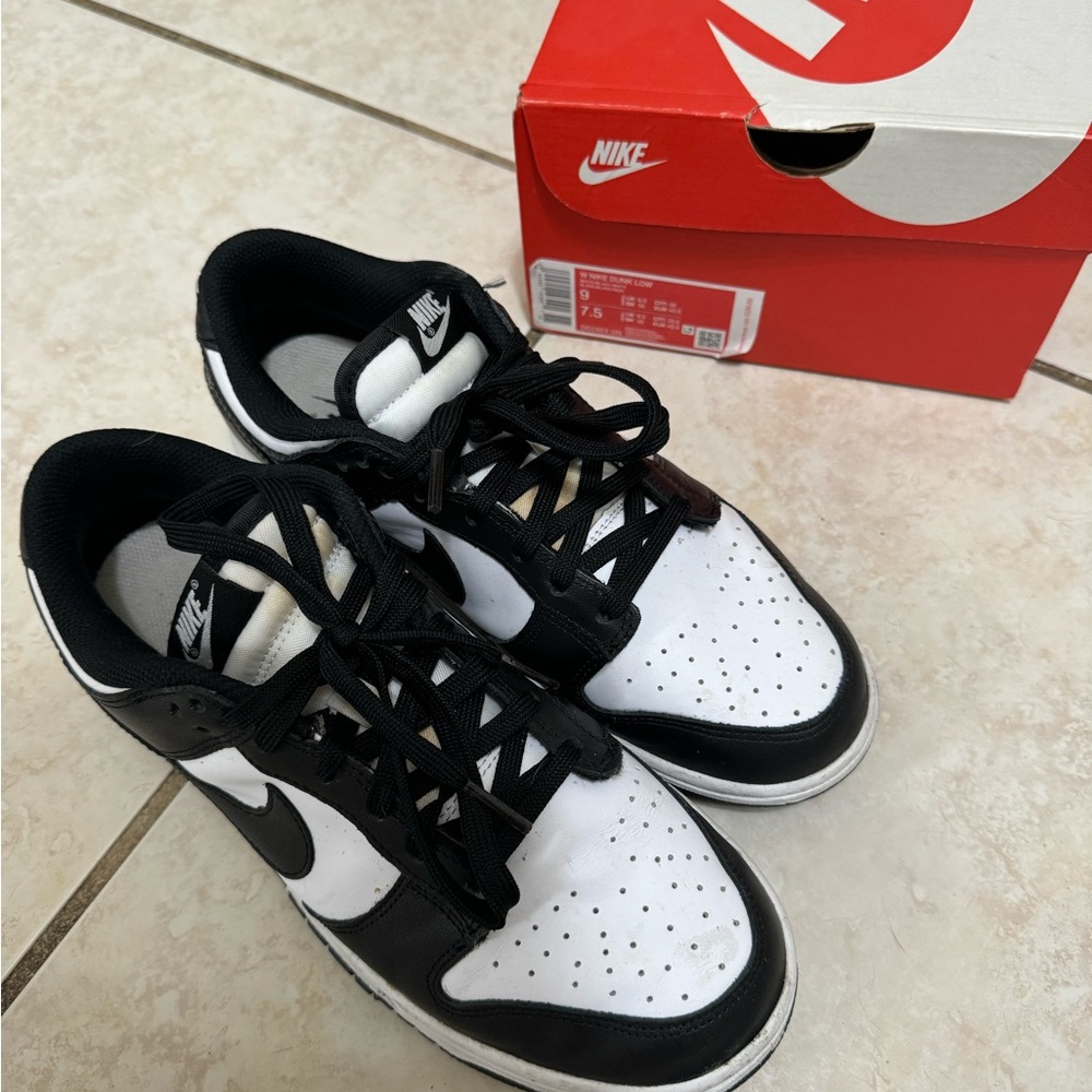 Nike panda dunks